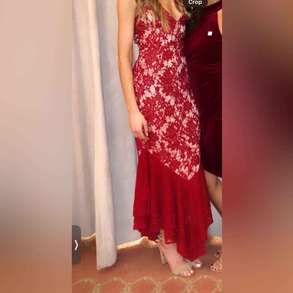Majorelle red lace dress size small